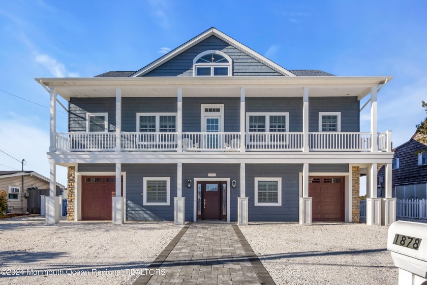 BEAUTIFULLY DECORATED MINT-CONDITION WATERFRONT DREAM HOME WITH - Beach Home for sale in Toms River, New Jersey on Beachhouse.com