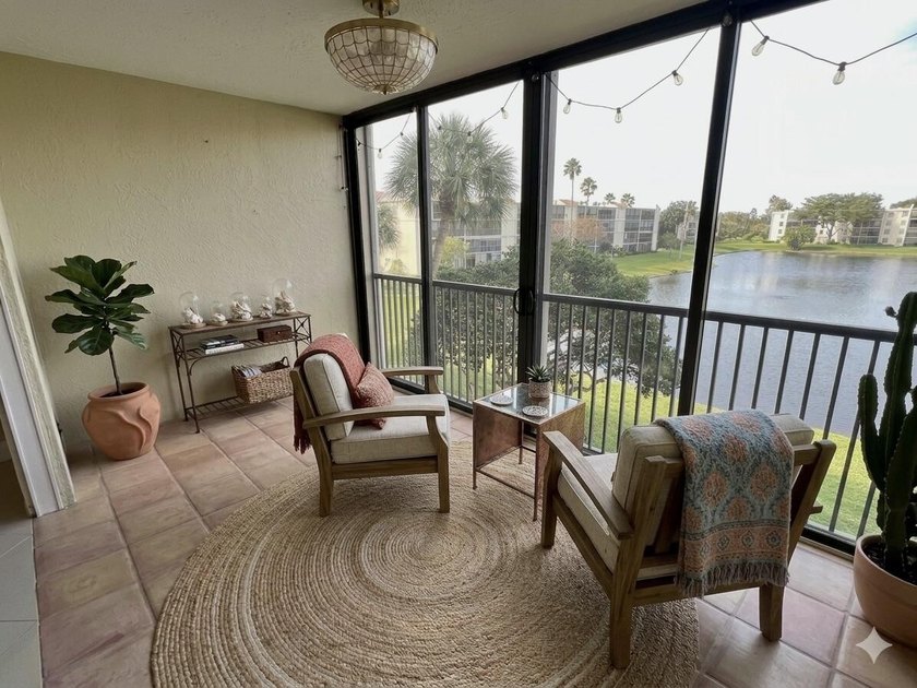 Beautiful 2 bed,2 bath condo in Huntington Lakes ,Delray beach's - Beach Condo for sale in Delray Beach, Florida on Beachhouse.com