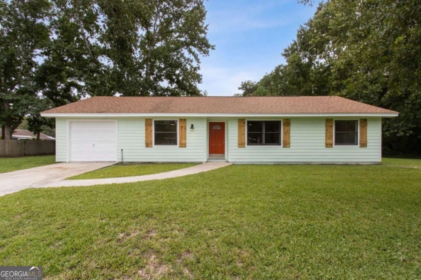 Charming Renovated 3BR/2BA Home on a Cul-de-Sac - 1,292 sq. ft - Beach Home for sale in Saint Marys, Georgia on Beachhouse.com