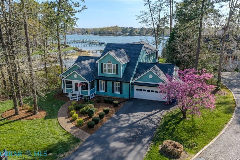 Welcome to River Living. Spacious and open floor plan for - Beach Home for sale in Urbanna, Virginia on Beachhouse.com
