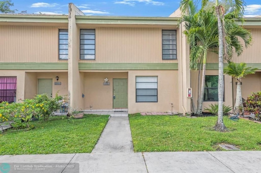 Centrally located in the heart of Pembroke Pines. Spacious 3 - Beach Condo for sale in Pembroke Pines, Florida on Beachhouse.com