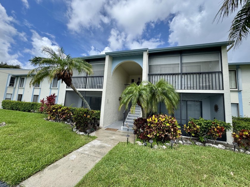 First floor lake front condo. Unit has updated kitchen and tile - Beach Condo for sale in West Palm Beach, Florida on Beachhouse.com