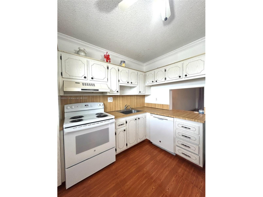 Welcome to this bright, freshly painted, and clean 2-bedroom - Beach Condo for sale in Sunrise, Florida on Beachhouse.com