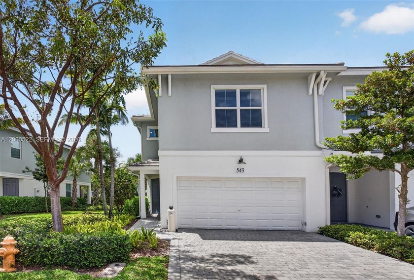 This exceptional corner-unit townhome offers 3 bedrooms, 2 full - Beach Townhome/Townhouse for sale in Deerfield Beach, Florida on Beachhouse.com
