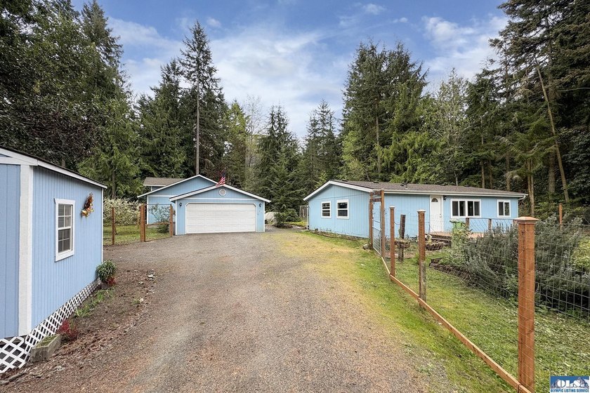 Private retreat in charming Diamond Point. This 3br/2ba - Beach Home for sale in Sequim, Washington on Beachhouse.com