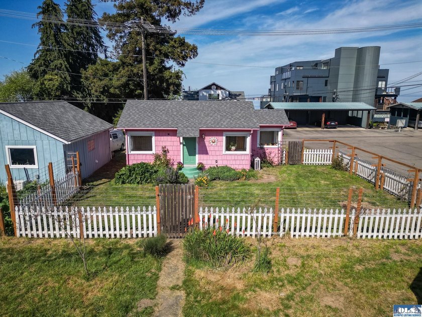 Welcome to The Pink Pickett Cottage--a cheerful little home with - Beach Home for sale in Port Angeles, Washington on Beachhouse.com