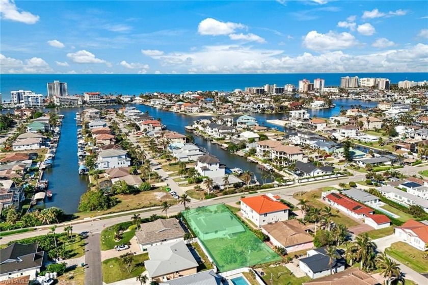 Not often does an oversized single-family parcel of land become - Beach Home for sale in Naples, Florida on Beachhouse.com