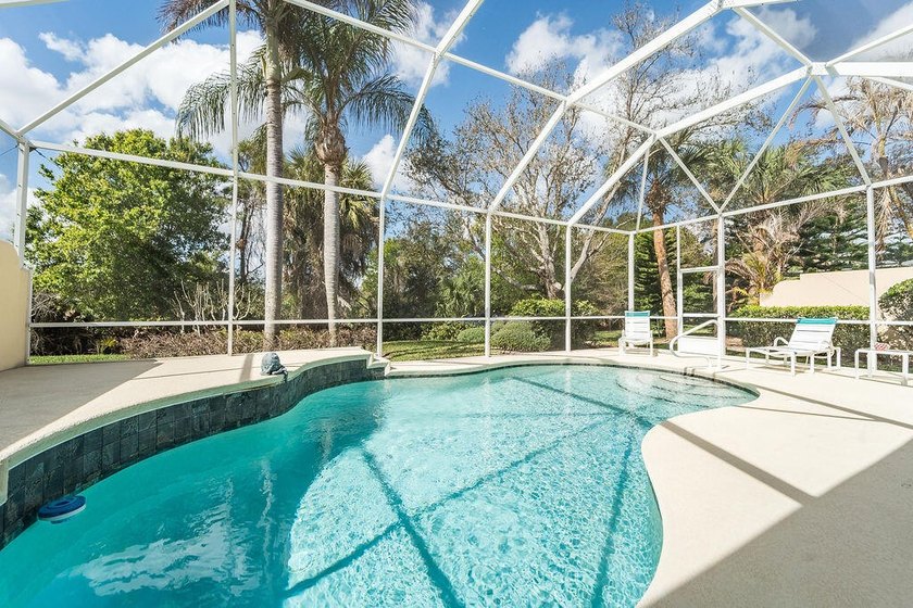 Beautifully maintained 3-bedroom + den, 2.5-bath Oakmont model - Beach Home for sale in Hobe Sound, Florida on Beachhouse.com