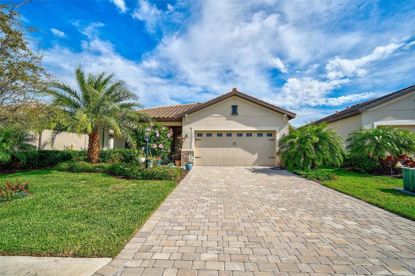 NEW PRICE,MOTIVATED SELLER!!Welcome home to 17611 Blue Ridge - Beach Home for sale in Lakewood Ranch, Florida on Beachhouse.com