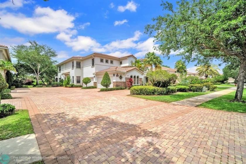 Live the dream in this stunningly beautiful, renovated coach - Beach Condo for sale in Pompano Beach, Florida on Beachhouse.com