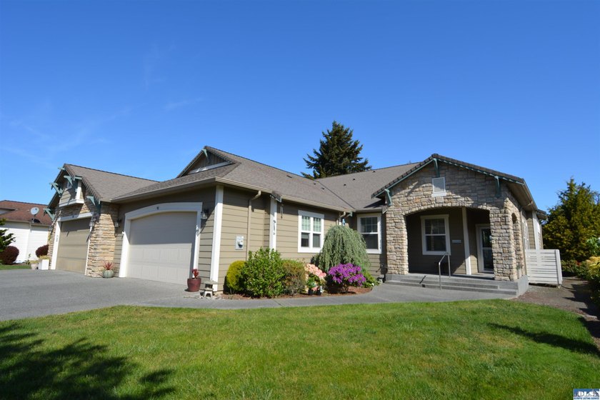 Enjoy low-maintenance living in this beautiful 2-bedroom, 2-bath - Beach Condo for sale in Sequim, Washington on Beachhouse.com