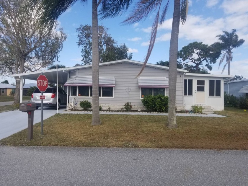 Welcome to this meticulously maintained 2 bed / 2 bath home with - Beach Home for sale in Fort Pierce, Florida on Beachhouse.com