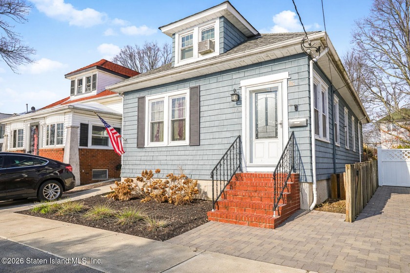 Location , Location .... 2 minutes to the Verrazano Narrows - Beach Home for sale in Staten Island, New York on Beachhouse.com
