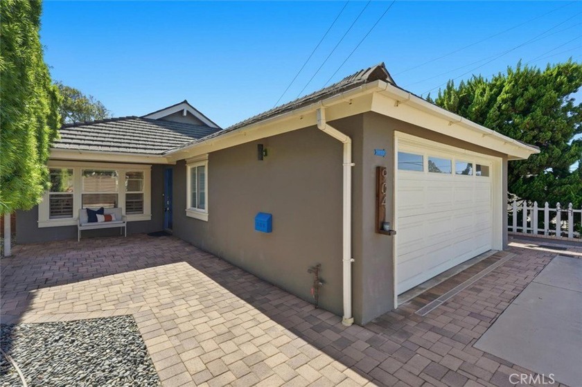 Modern one-level home with 4 spacious bedrooms, big backyard - Beach Home for sale in Redondo Beach, California on Beachhouse.com