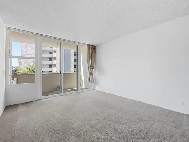 Location! Location! Location! One of very few inexpensive condos - Beach Condo for sale in La Jolla, California on Beachhouse.com