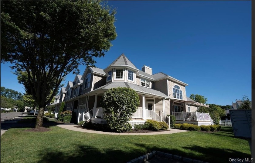 Don't let this amazing chance slip by! Discover this - Beach Condo for sale in East Setauket, New York on Beachhouse.com