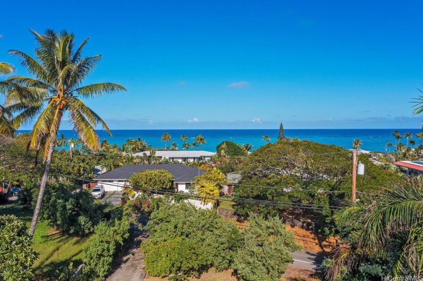 Rarely available extra large 14,000 sqft lot with Ocean view - Beach Home for sale in Kailua, Hawaii on Beachhouse.com