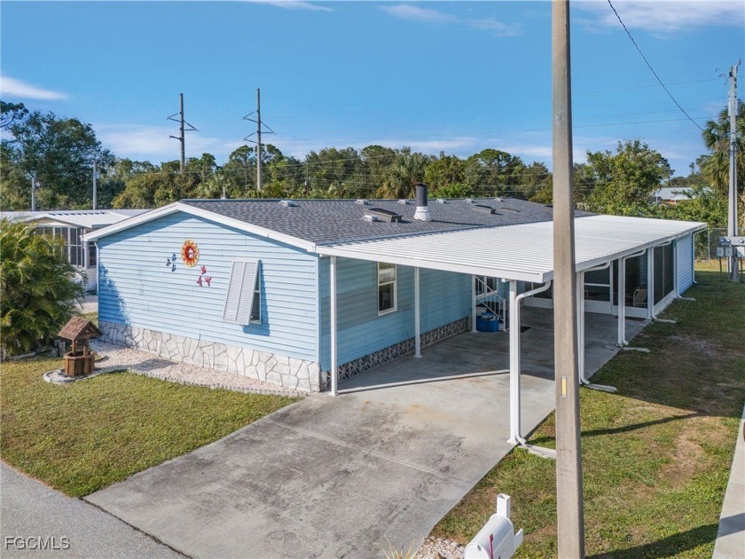 This beautiful 3-bedroom, 2-bathroom home is ready for its next - Beach Home for sale in North Fort Myers, Florida on Beachhouse.com