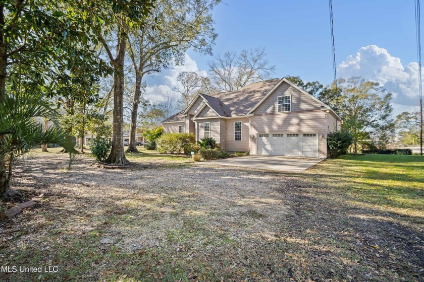 Stunning 3-bedroom, 2-bath home in Moss Point, MS, offering - Beach Home for sale in Moss Point, Mississippi on Beachhouse.com