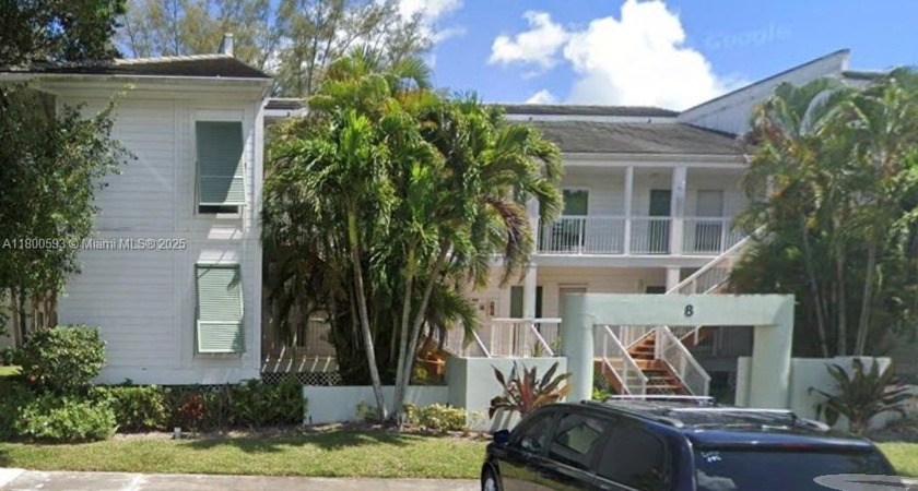 Furnished turn key 2/2  condo in PGA National. Low Hoa Fee - Beach Condo for sale in Palm Beach Gardens, Florida on Beachhouse.com