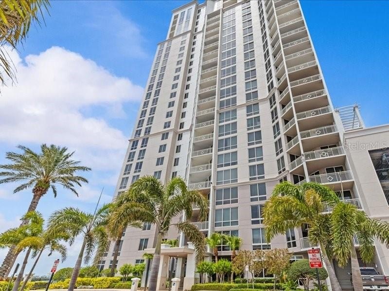 Welcome to Water's Edge, a premier luxury condominium complex in - Beach Condo for sale in Clearwater, Florida on Beachhouse.com