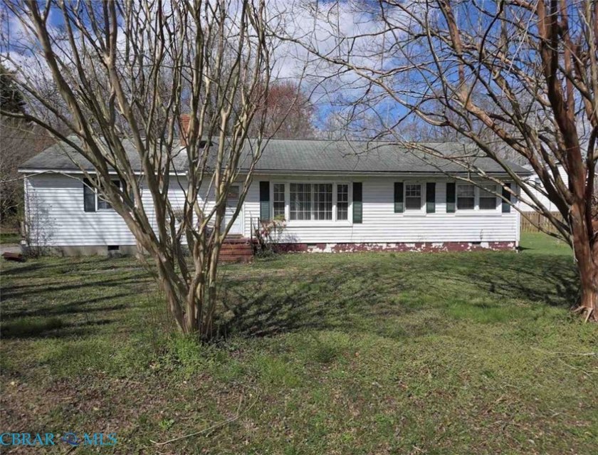 Welcome to historic Urbanna! Home of the Oyster Festival, a - Beach Home for sale in Urbanna, Virginia on Beachhouse.com