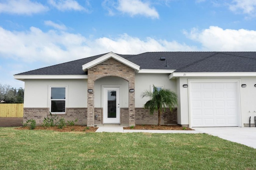 The Las Brisas is one of our newest duplex designs. The smartly - Beach Home for sale in Laguna Vista, Texas on Beachhouse.com