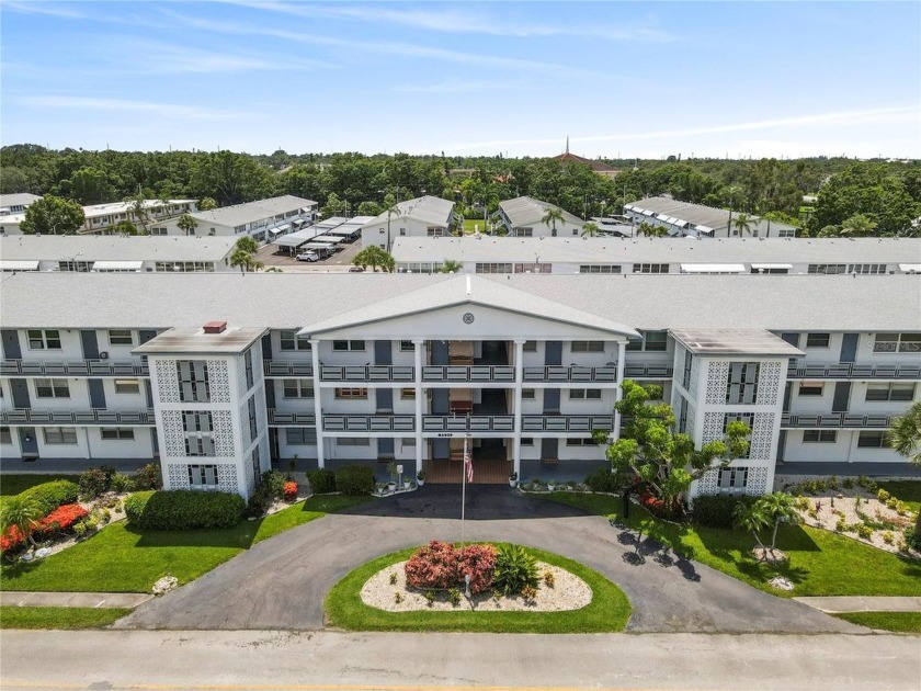 Discover comfort and convenience in this beautifully maintained - Beach Condo for sale in St. Petersburg, Florida on Beachhouse.com