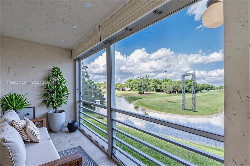 IMPRESSIVE 1 BEDROOM & 1 1/2 BATHROOM CONDO LOCATED IN A SAFE - Beach Condo for sale in Tamarac, Florida on Beachhouse.com