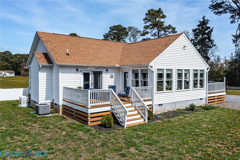 Enjoy peaceful, protected waterfront living just minutes from - Beach Home for sale in Reedville, Virginia on Beachhouse.com