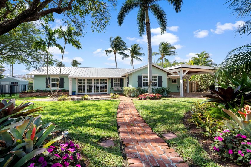 402 Lake Drive, Delray Beach, Florida: Minutes from the ocean - Beach Home for sale in Delray Beach, Florida on Beachhouse.com