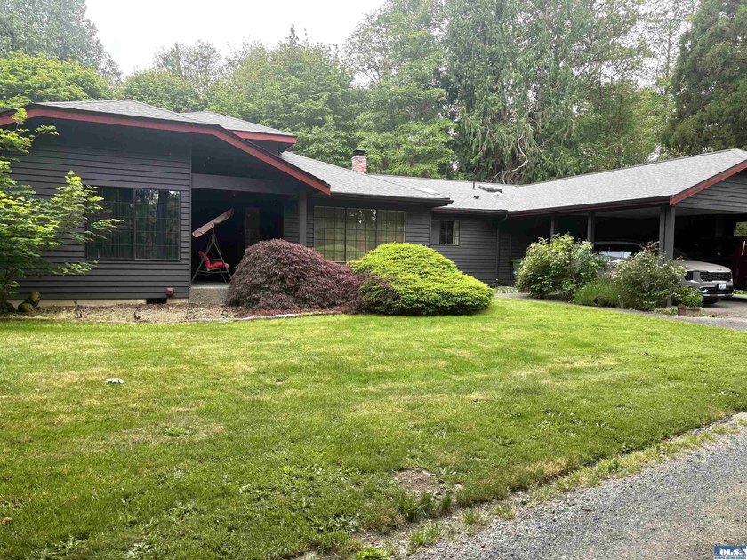 Beautiful 2 bedroom, 3 bath home on one level.  This is a - Beach Home for sale in Sequim, Washington on Beachhouse.com