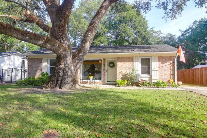 Located in the heart of South Mount Pleasant, this charming - Beach Home for sale in Mount Pleasant, South Carolina on Beachhouse.com