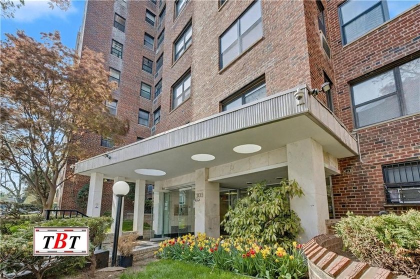 10th-floor 2-bedroom with a nearly 300 sq ft terrace and - Beach Home for sale in Brooklyn, New York on Beachhouse.com