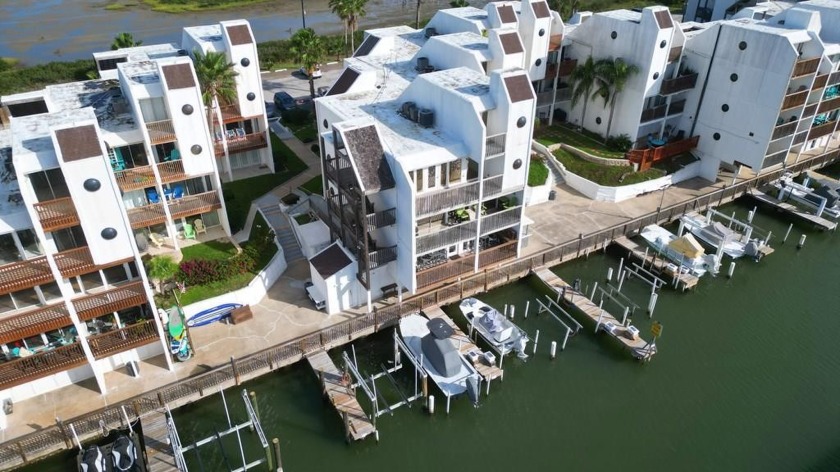 Fantastic waterfront condo in this complex with deeded  boat - Beach Condo for sale in South Padre Island, Texas on Beachhouse.com