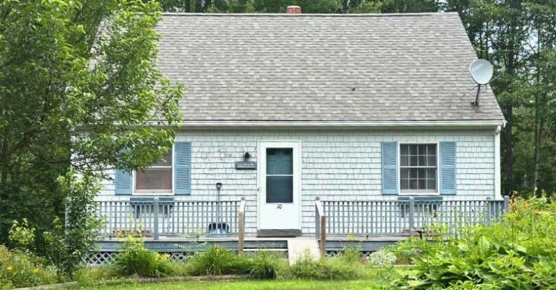 Welcome to this classic New England Cape, located in a peaceful - Beach Home for sale in Lincolnville, Maine on Beachhouse.com