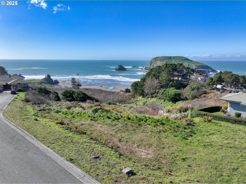 Wake up to the sound of the surf and end your days with sunsets - Beach Lot for sale in Brookings, Oregon on Beachhouse.com