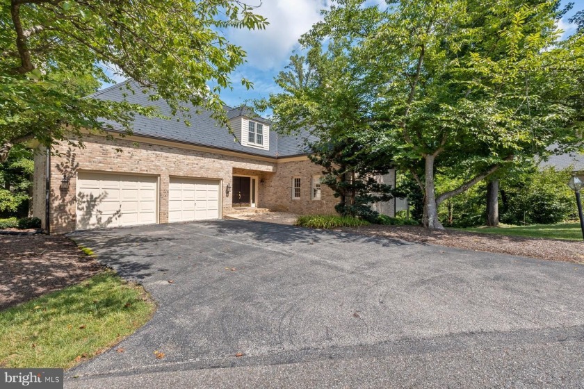 Welcome to a home, in a neighborhood where your neighbors are - Beach Condo for sale in Edgewater, Maryland on Beachhouse.com