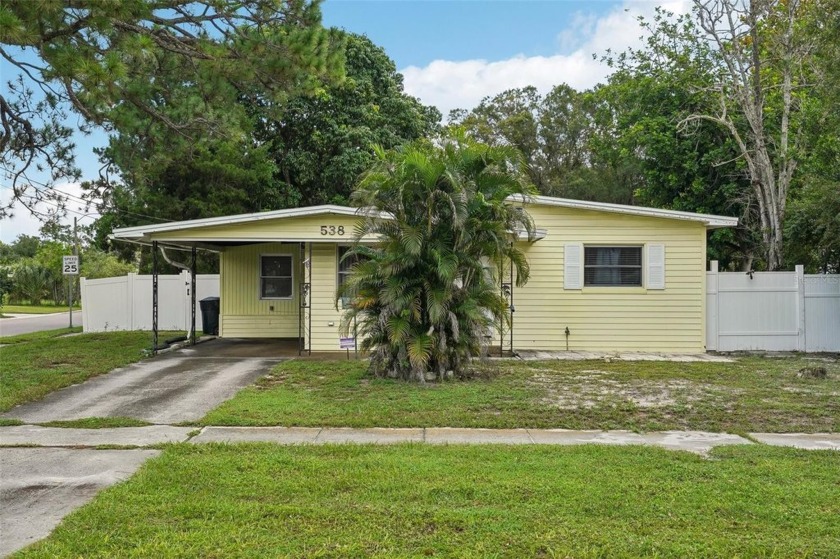 **MAJOR Price Improvement - BRING OFFERS** Sweet Bungalow on a - Beach Home for sale in St. Petersburg, Florida on Beachhouse.com