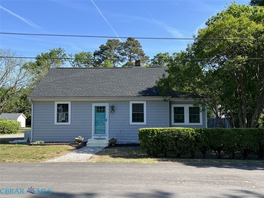 1 BEDROOM COMPLETELY RENOVATED COTTAGE IN THE TOWN OF URBANNA - Beach Home for sale in Urbanna, Virginia on Beachhouse.com