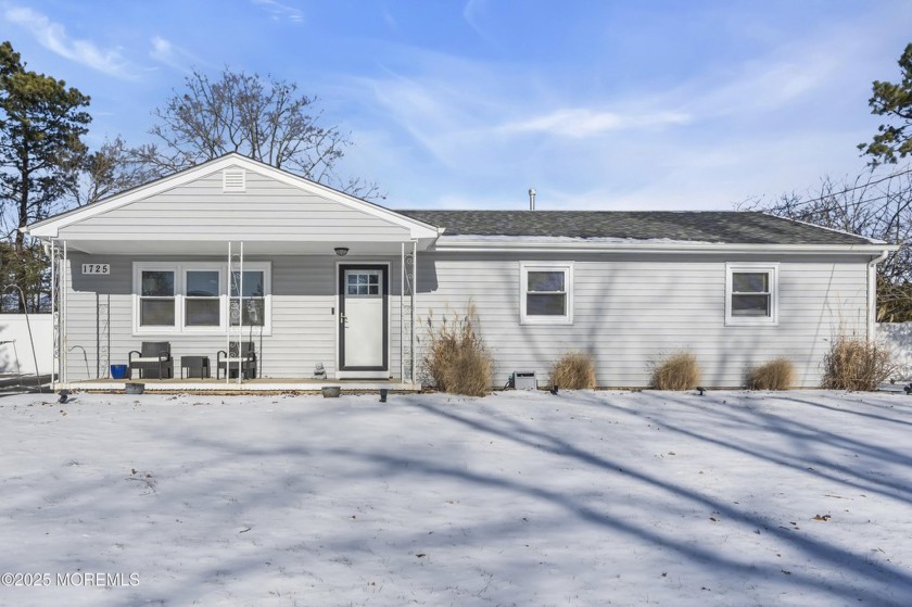 The wait is over! This stunning, fully renovated ranch has just - Beach Home for sale in Toms River, New Jersey on Beachhouse.com