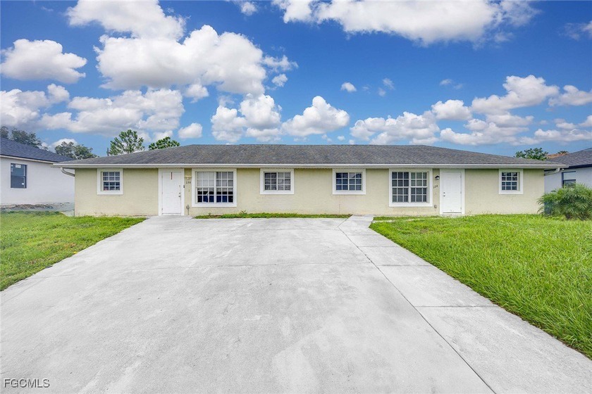 Duplex Priced Below Market Value! Fantastic investment - Beach Home for sale in Lehigh Acres, Florida on Beachhouse.com