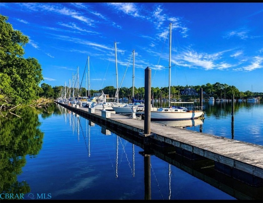 Beautiful 0.86 Acre waterfront lot overlooking Urbanna Creek in - Beach Lot for sale in Urbanna, Virginia on Beachhouse.com