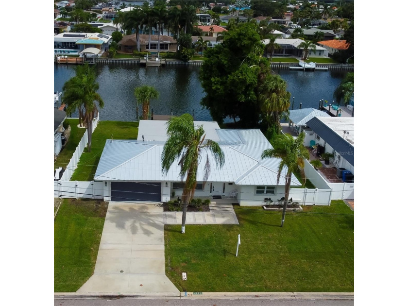 One or more photo(s) has been virtually staged. Welcome to the - Beach Home for sale in St. Petersburg, Florida on Beachhouse.com