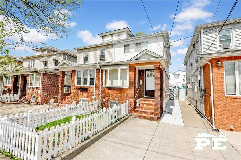 Welcome to 6619 Avenue T! This semi-detached one family home has - Beach Townhome/Townhouse for sale in Brooklyn, New York on Beachhouse.com
