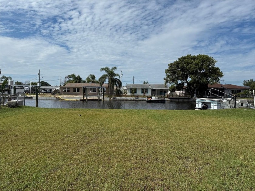 Water front lot for sale in Hudson. Build your dream home - Beach Lot for sale in Hudson, Florida on Beachhouse.com