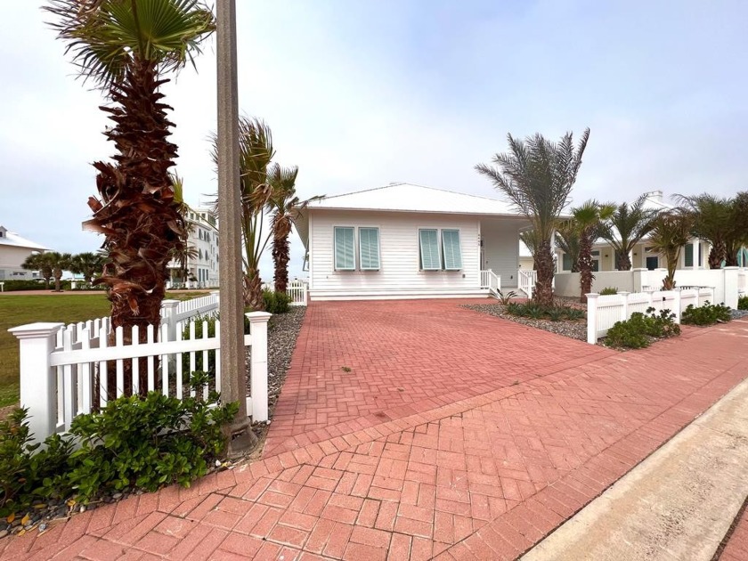 A charming cottage in The shores subdivision. Relax and enjoy - Beach Home for sale in South Padre Island, Texas on Beachhouse.com
