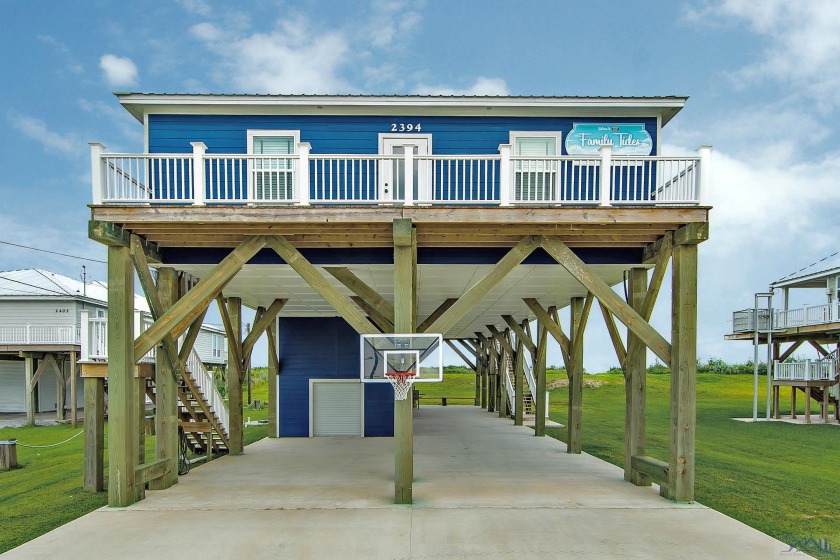 Beautiful 4 years young beach house. Made for entertaining large - Beach Home for sale in Grand Isle, Louisiana on Beachhouse.com