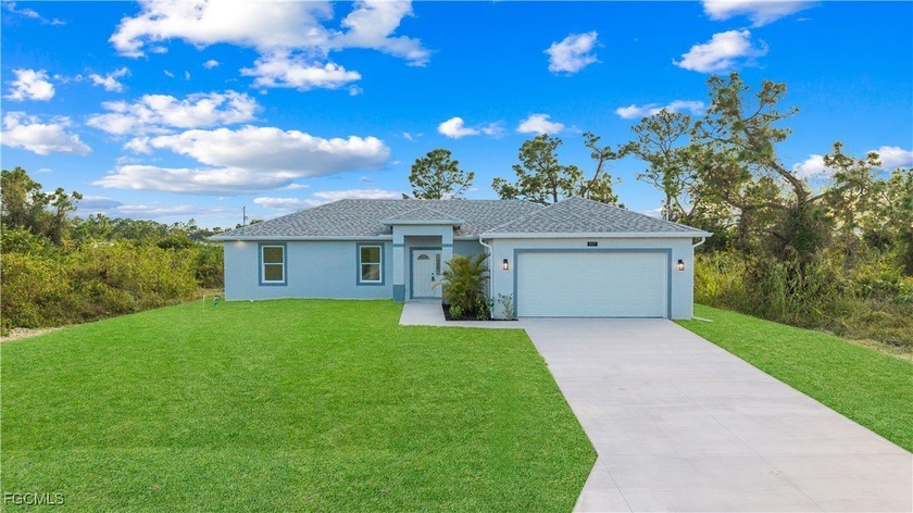 Brand new construction - never lived in! This beautiful home in - Beach Home for sale in Lehigh Acres, Florida on Beachhouse.com