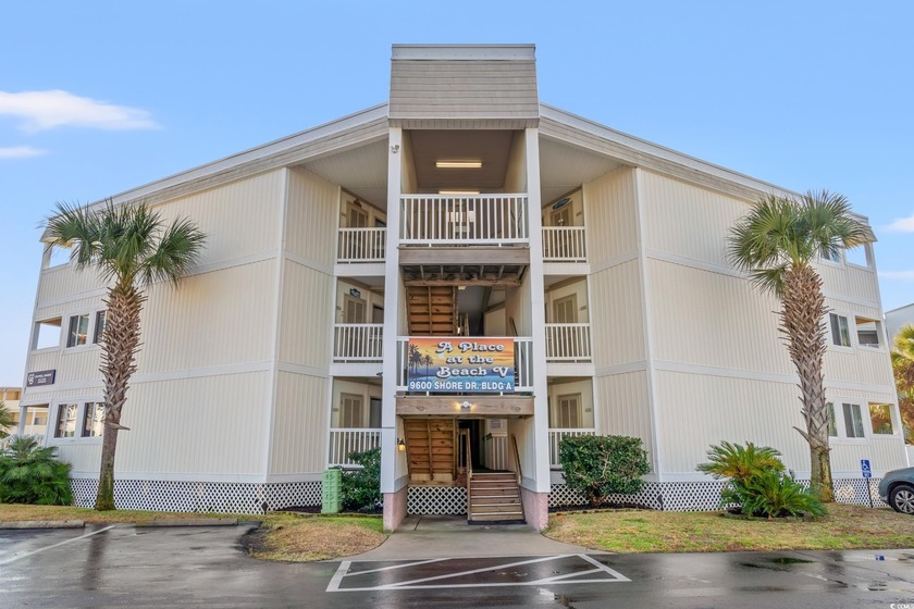 Coastal-style two-bedroom, two-bath condo located on Shore Drive - Beach Condo for sale in Myrtle Beach, South Carolina on Beachhouse.com